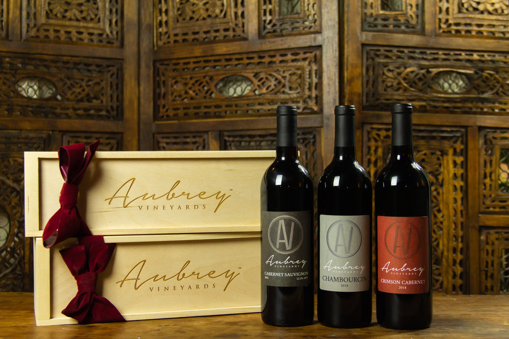 
                  
                    Load image into Gallery viewer, Wood Wine Box with Logo
                  
                